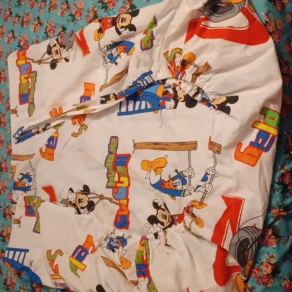 Disney Mickey Mouse Twin Sized Sheet Set - Picture 4 of 9